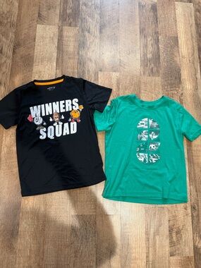 Black Graphic Tee & Green Graphic Athletic Tee - Kids - Size 6/7
